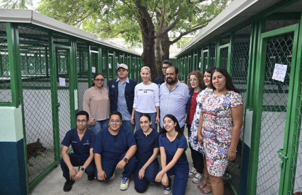 Patricia Lobeira Rodríguez inaugura el Centro de Salud Animal rehabilitado en Veracruz.