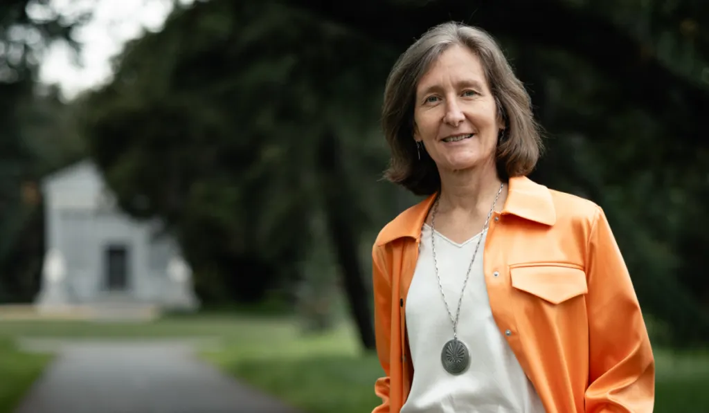 Anna Lembke advierte: por qué el alcohol engaña al cerebro y lo empuja a la adicción