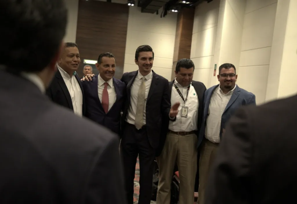 Líderes sindicales mexicanos, entre ellos Alejandro Martínez Araiza, analizan modernización de la CTM y reforma laboral vinculada al T-MEC.