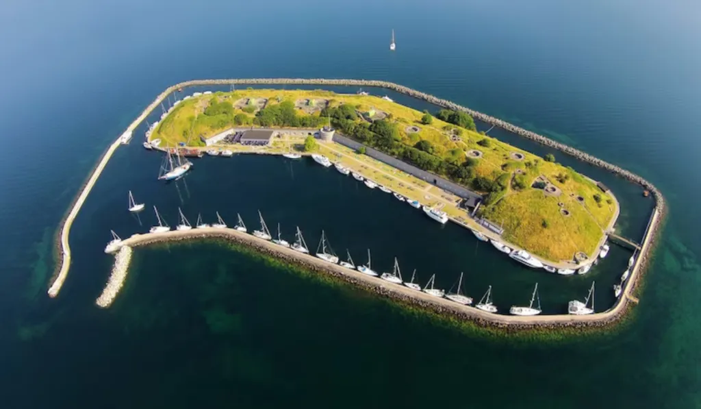 Flakfortet, la isla fortaleza que busca dueño por 10 millones de euros