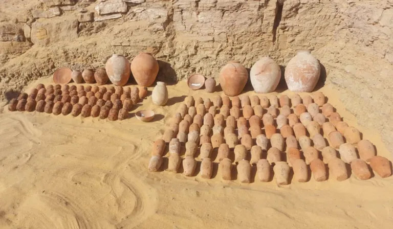 Hallan en Egipto un complejo funerario de la era de las pirámides con tumbas reutilizadas durante siglos