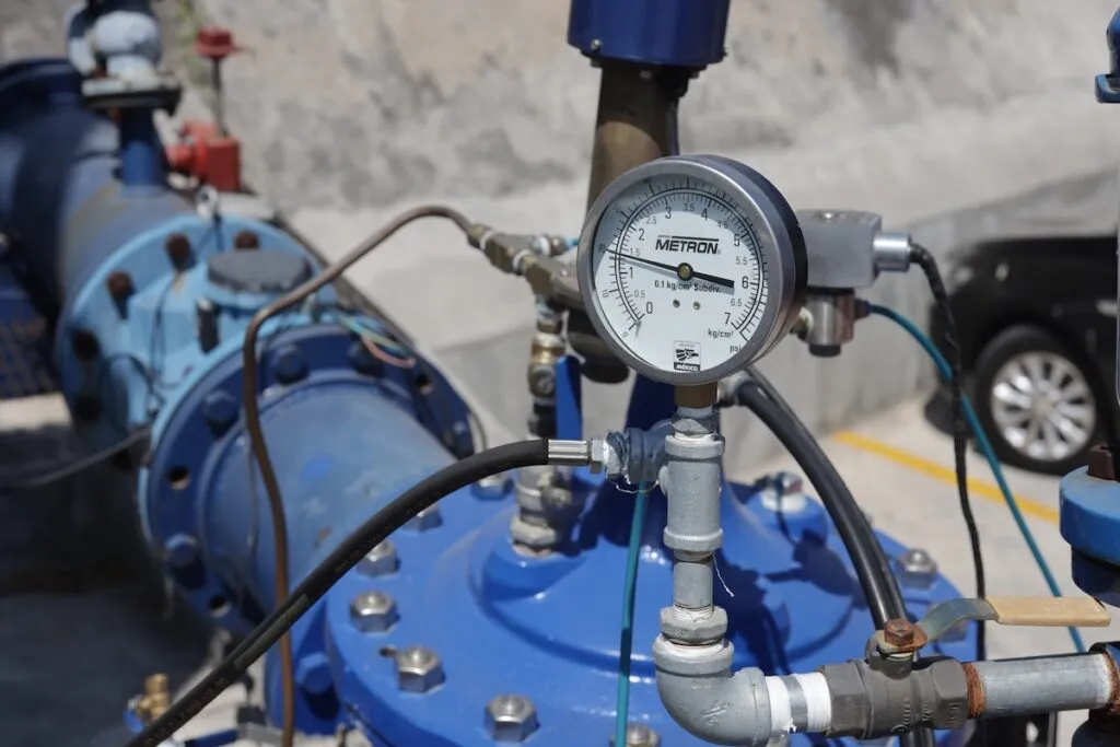 Eduardo Ortegón Williamson impulsa la eficiencia hídrica en García con rediseño operativo del sistema