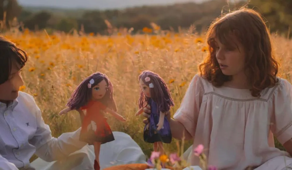 Jugar con muñecos sí importa: la clave silenciosa para formar niños más empáticos