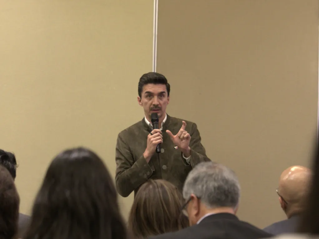 Alejandro Martínez Araiza transmite su visión de nuevo sindicalismo.