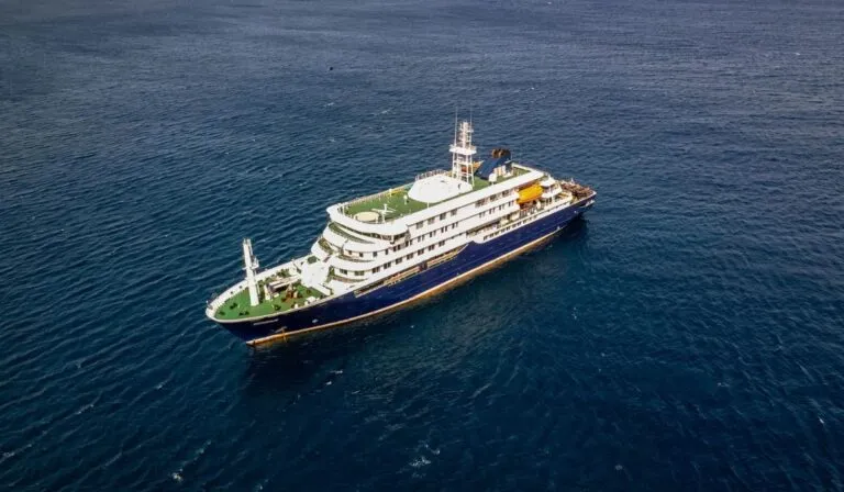 Crucero con hantavirus desata alerta internacional; España analiza recibir la embarcación