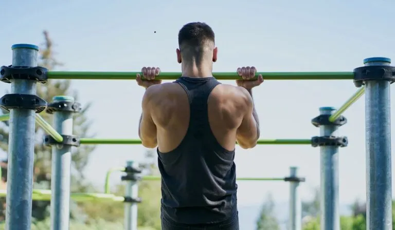 El gimnasio ya no manda: entrenar en la calle conquista a quienes buscan fuerza, comunidad y libertad