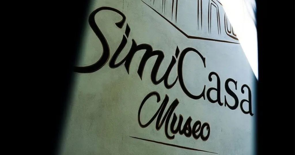 El CEO de Farmacias Similares, Víctor González Herrera, celebró el primer aniversario del museo del Dr. Simi.