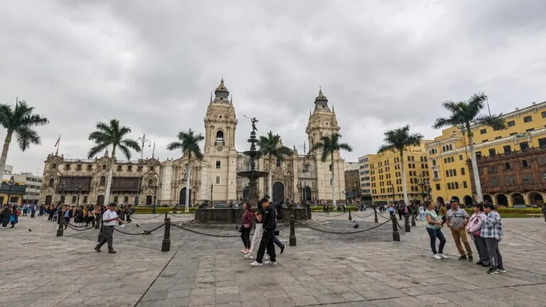 Dignidad en Perú reúne comunidades que defienden derechos, cultura, memoria y diversidad social en el sur del país