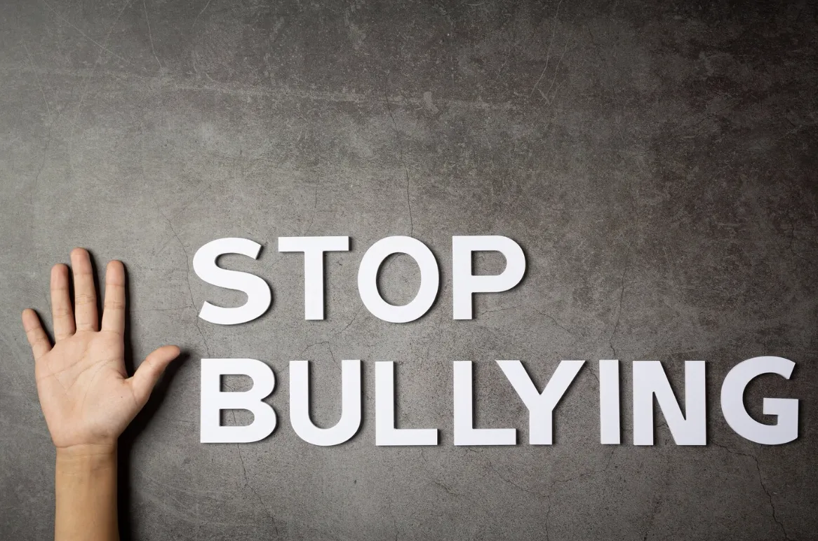 Seguritech y FEM suman esfuerzos para abatir el bullying.