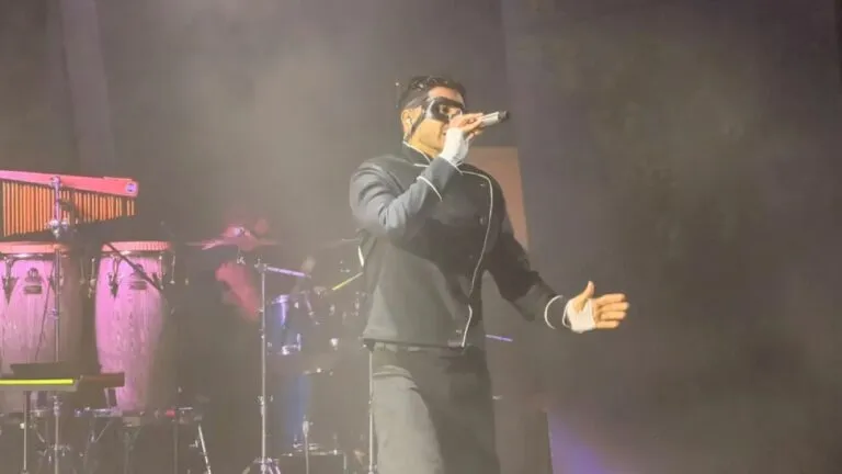 Álvaro Díaz en San Luis Potosí durante un concierto de música urbana en el Teatro de la Ciudad.