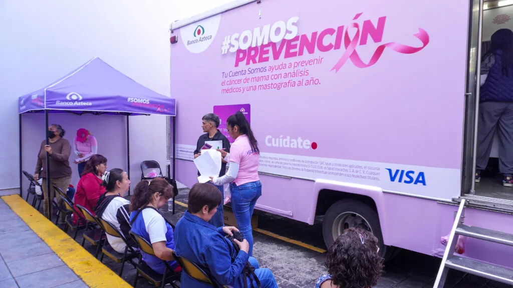 Cuenta SOMOS de Banco Azteca combate el rezago en salud