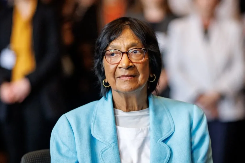 Navi Pillay Nobel de la Paz 2026 por su trayectoria en defensa de los derechos humanos, la justicia y el derecho internacional.