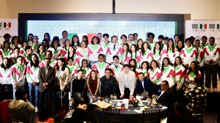 Olegario Vázquez Aldir respalda participación de la delegación olímpica juvenil.