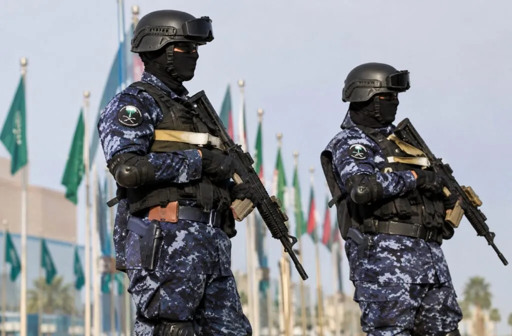 Ataques contra aeropuertos de Arabia Saudita provocan una condena de la ONU y preocupación por la seguridad de los civiles.